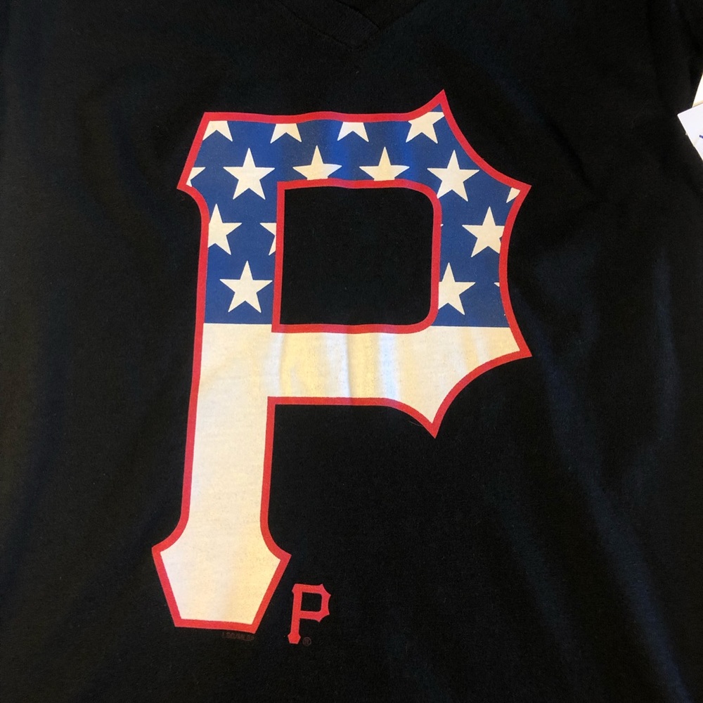 NWT MLB Pittsburgh Pirates V-Neck Logo Tee, Small - Picture 6 of 8